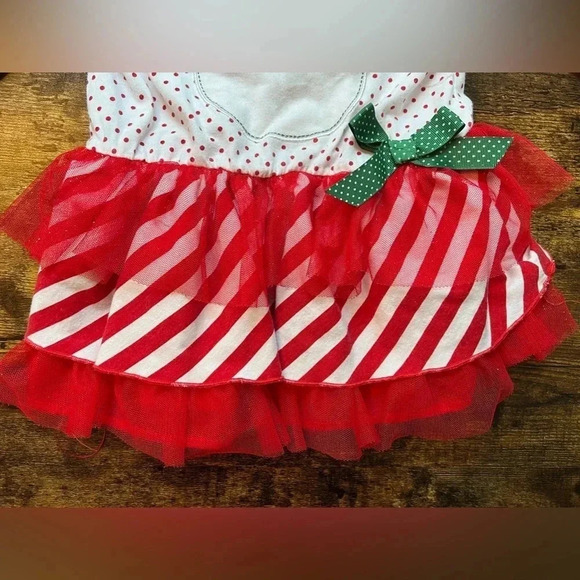 Toddler Santa dress. Size: 4 - Picture 5 of 13